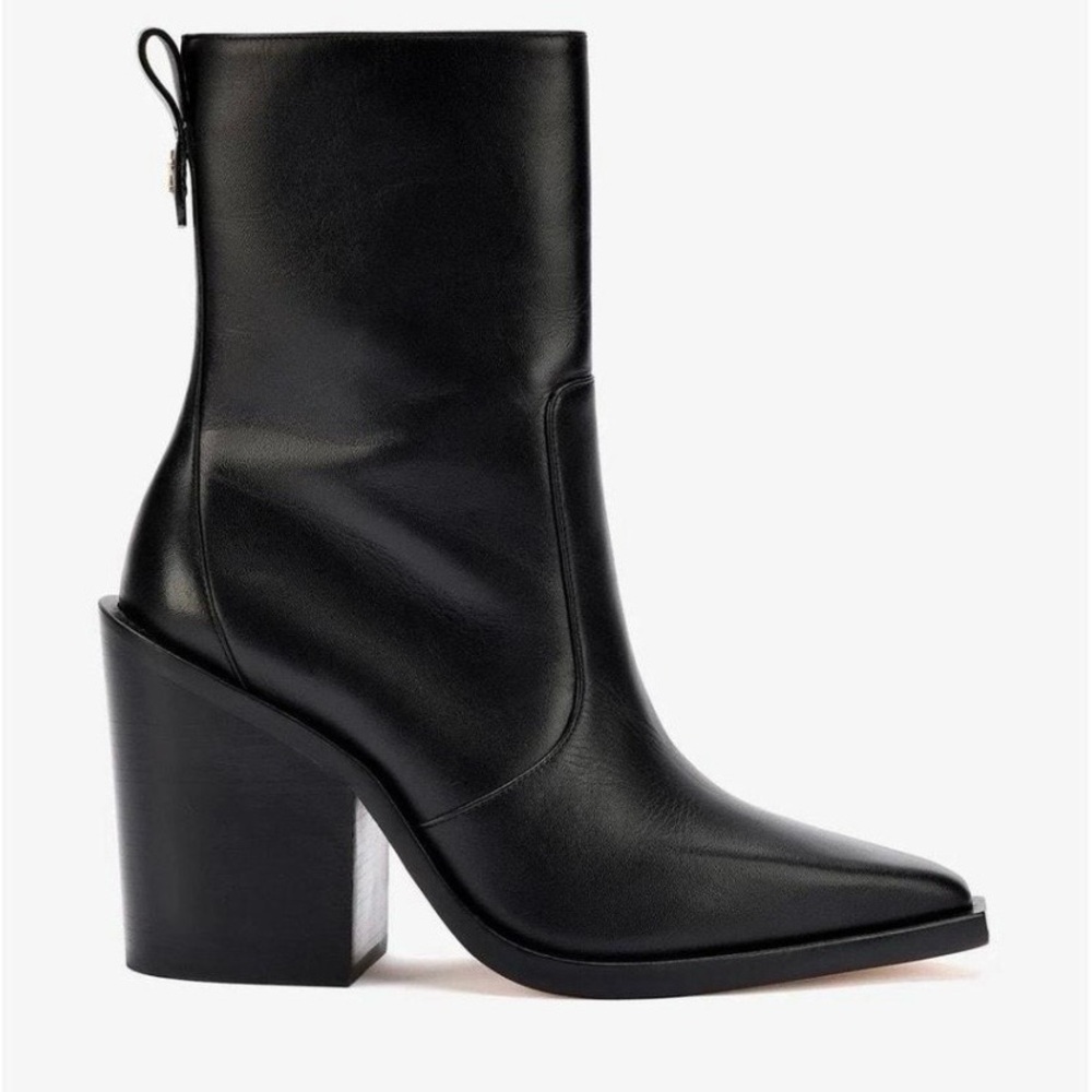 Larroude Elegant Black Leather Heeled Boots. Size 8